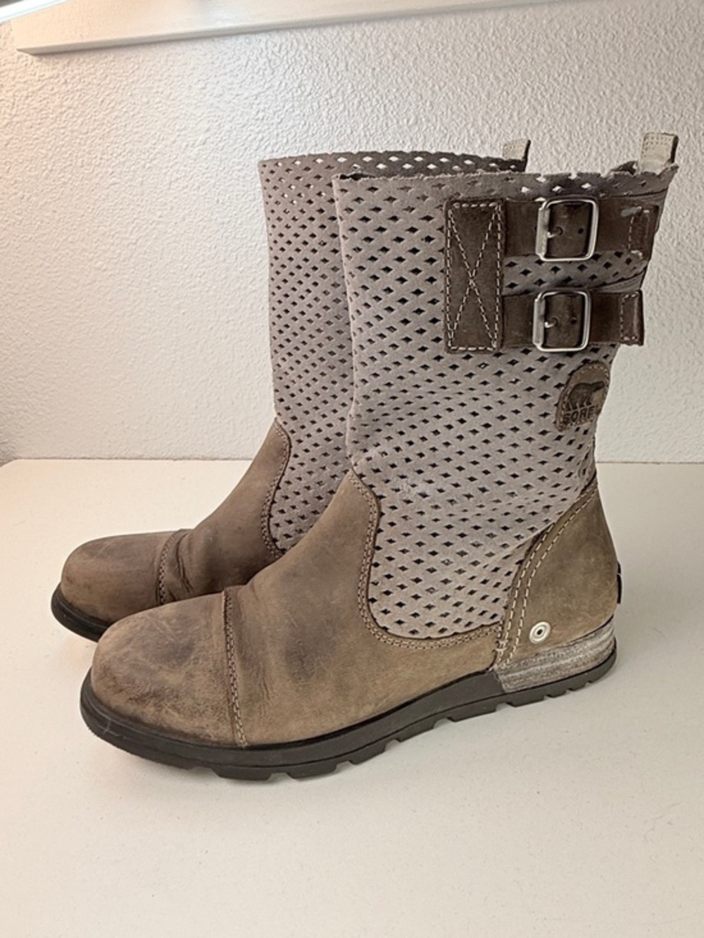 Sorel Perforated Leather Buckle Moto Boots Taupe Womens 7